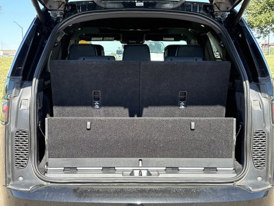 2024 Land Rover Discovery P300 Dynamic SE