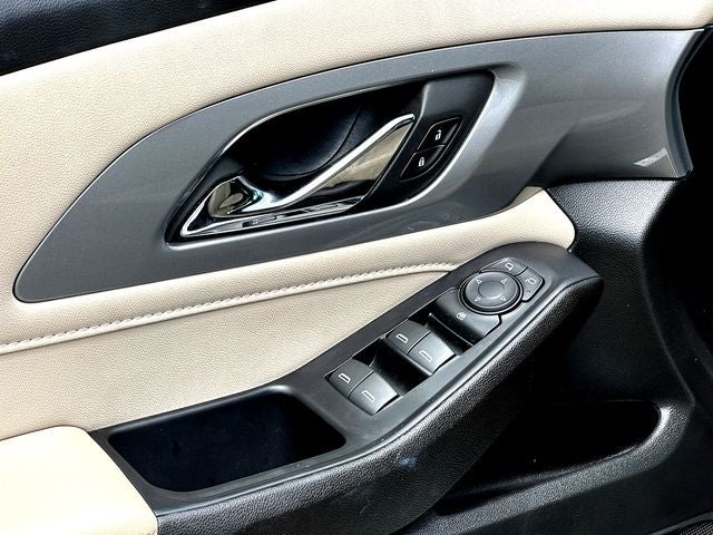 2022 Chevrolet Traverse LS w/1FL
