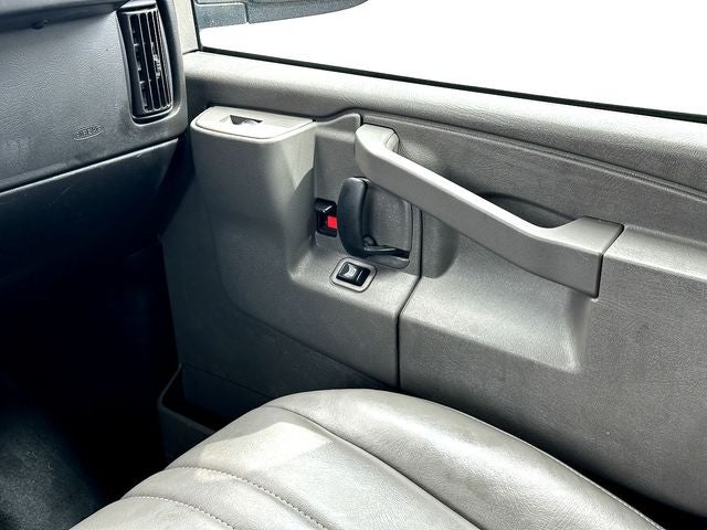 2022 GMC Savana 3500 Work Van