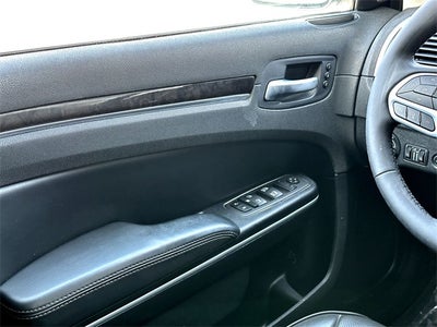 2023 Chrysler 300 Touring