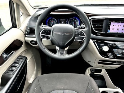 2022 Chrysler Voyager LX