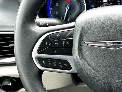 2022 Chrysler Voyager LX