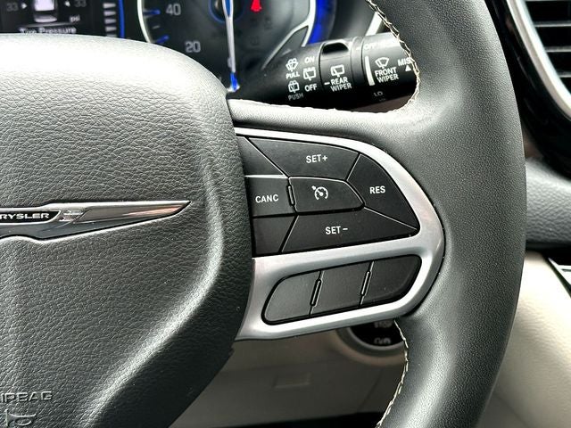2022 Chrysler Voyager LX