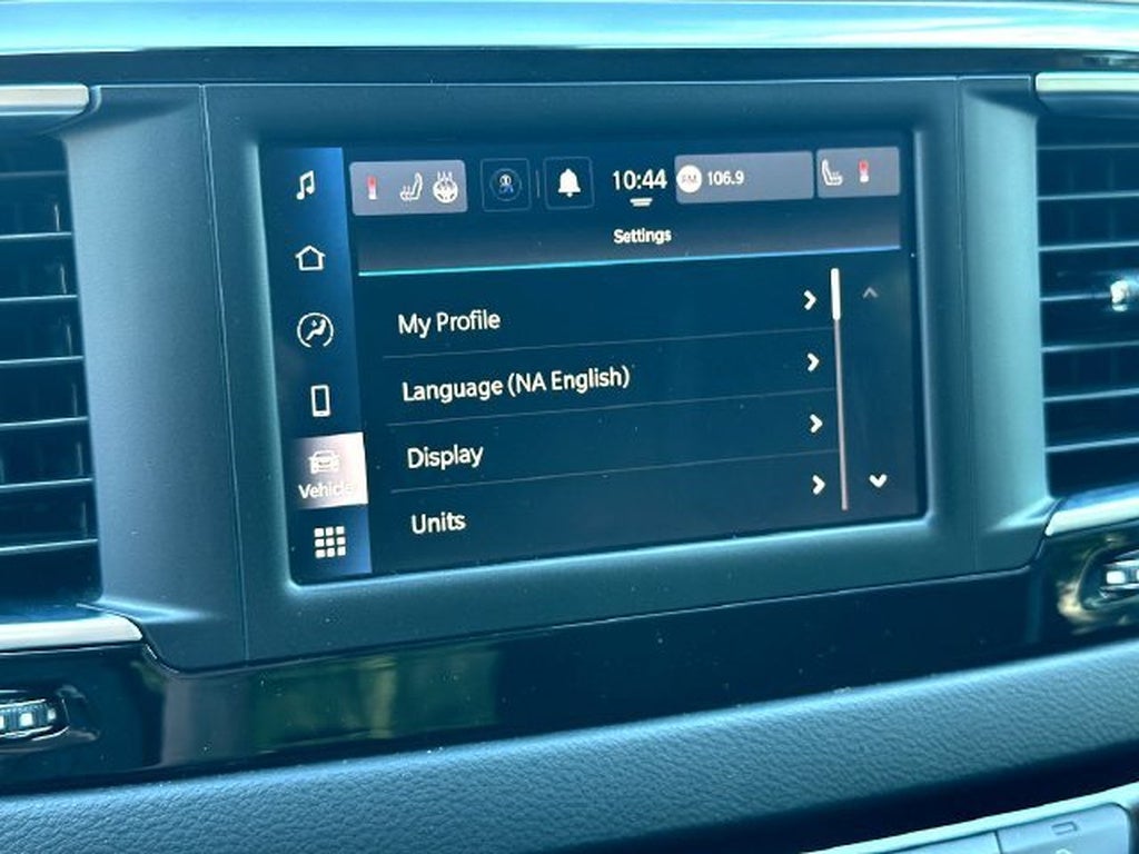 2024 Chrysler Voyager LX