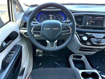 2024 Chrysler Voyager LX