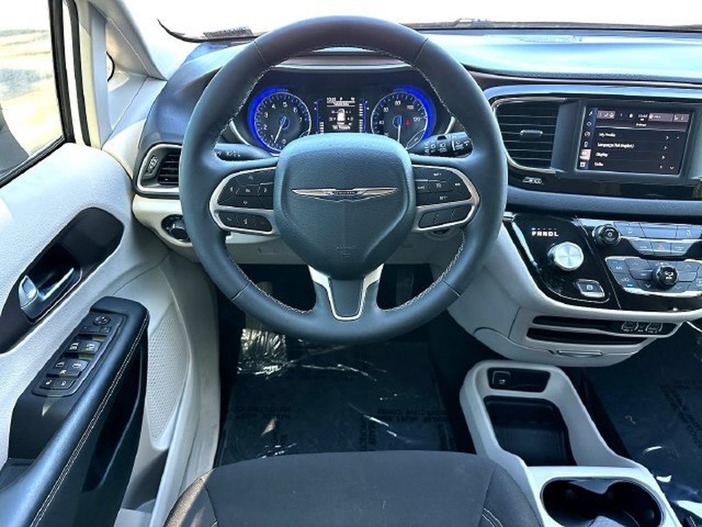 2024 Chrysler Voyager LX