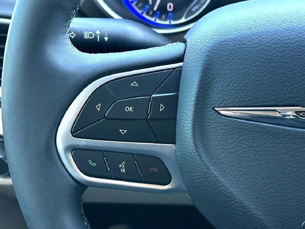 2024 Chrysler Voyager LX