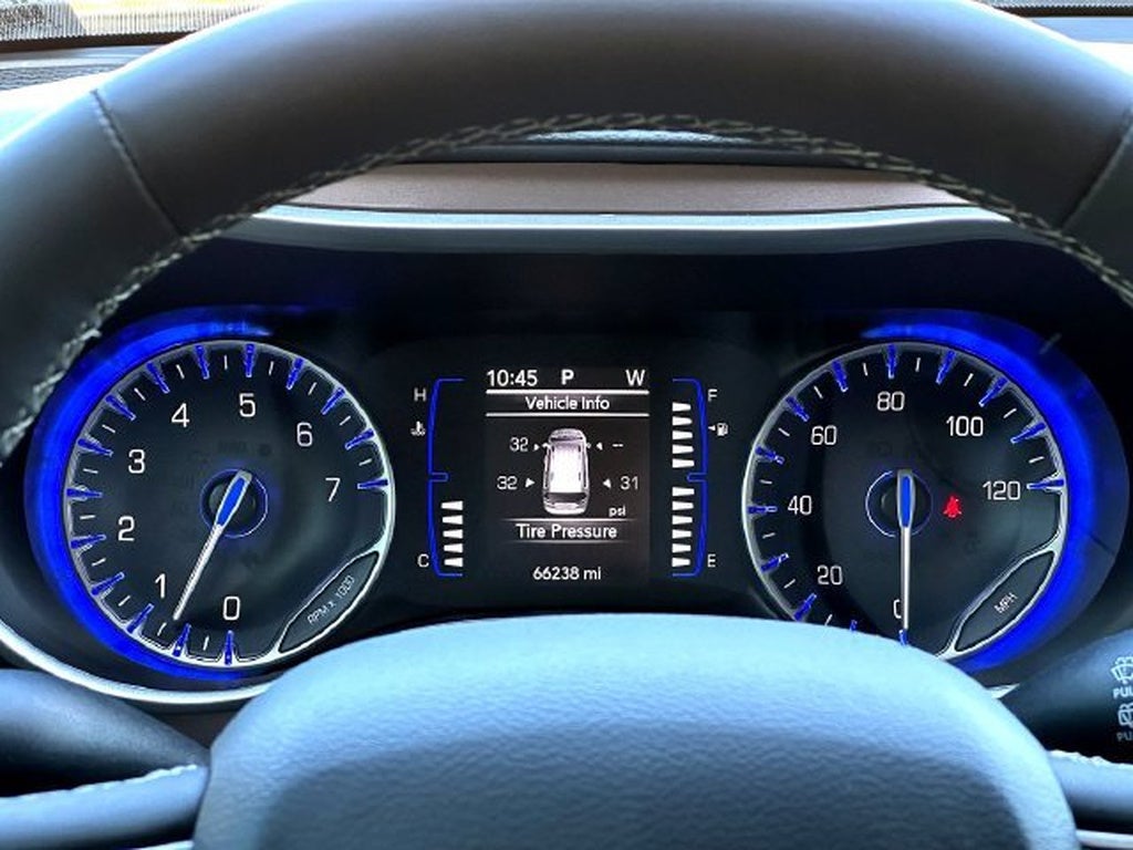2024 Chrysler Voyager LX