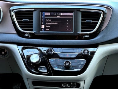 2024 Chrysler Voyager LX