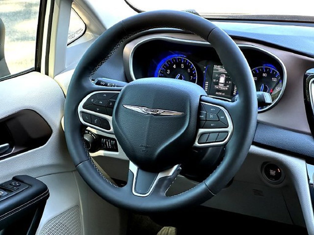 2024 Chrysler Voyager LX