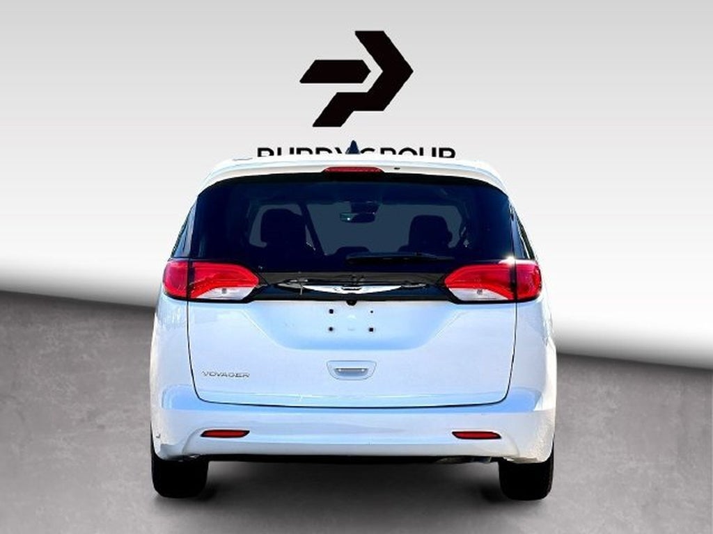 2024 Chrysler Voyager LX