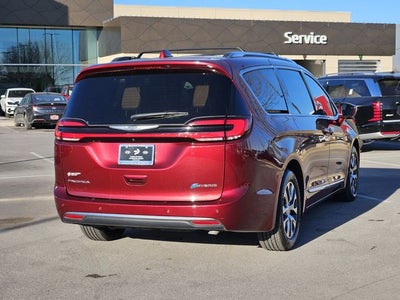 2022 Chrysler Pacifica Hybrid Pinnacle