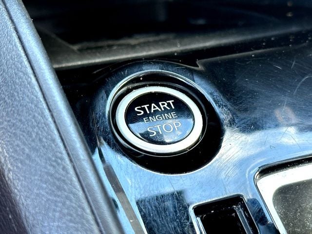 2024 Nissan Versa 1.6 SR