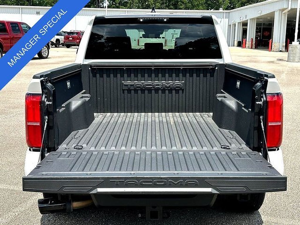 2026 Toyota Tacoma 4WD SR5
