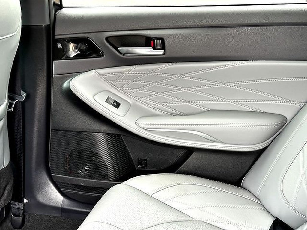 2022 Toyota Avalon Limited
