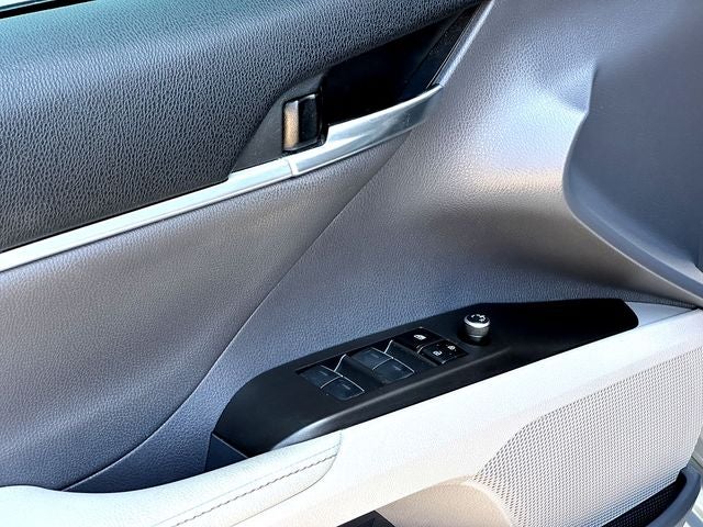 2023 Toyota Camry Hybrid XLE