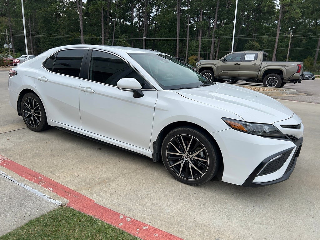 2024 Toyota Camry SE