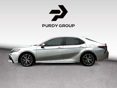 2022 Toyota Camry Hybrid SE