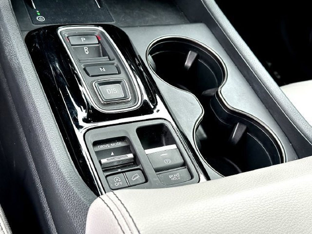 2023 Honda Pilot EX-L w/Rear Captain's Chairs