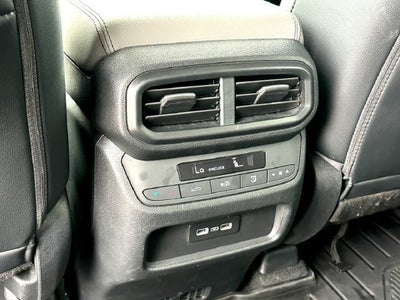 2023 Honda Pilot EX-L w/Rear Captain's Chairs