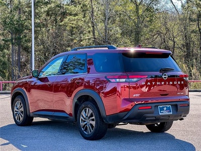 2024 Nissan Pathfinder SV