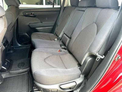 2022 Toyota Highlander LE