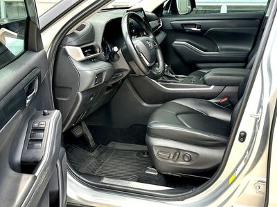 2022 Toyota Highlander Hybrid XLE