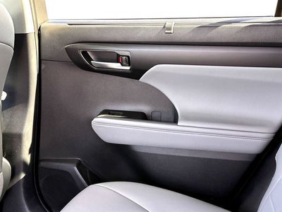 2025 Toyota Highlander Hybrid XLE