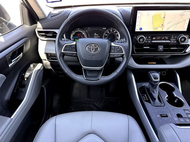 2025 Toyota Highlander Hybrid XLE