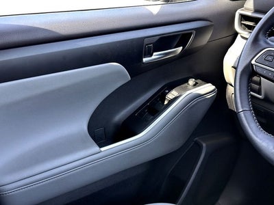 2025 Toyota Highlander Hybrid XLE