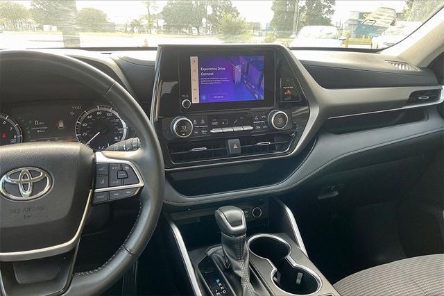 2024 Toyota Highlander LE