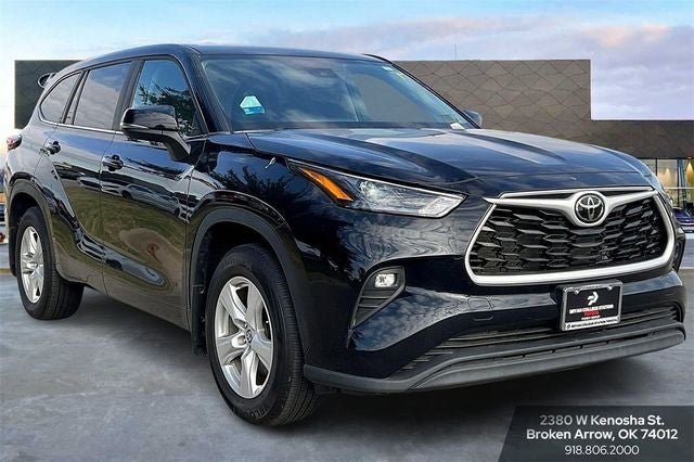 2024 Toyota Highlander LE