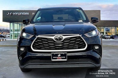 2024 Toyota Highlander LE