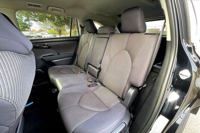 2024 Toyota Highlander LE