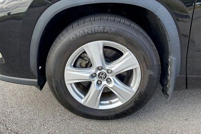 2024 Toyota Highlander LE