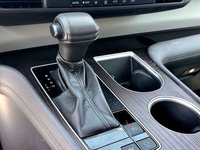 2021 Toyota Sienna LE 8 Passenger