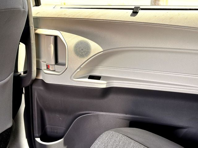 2021 Toyota Sienna LE 8 Passenger