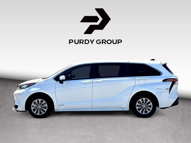 2021 Toyota Sienna LE 8 Passenger