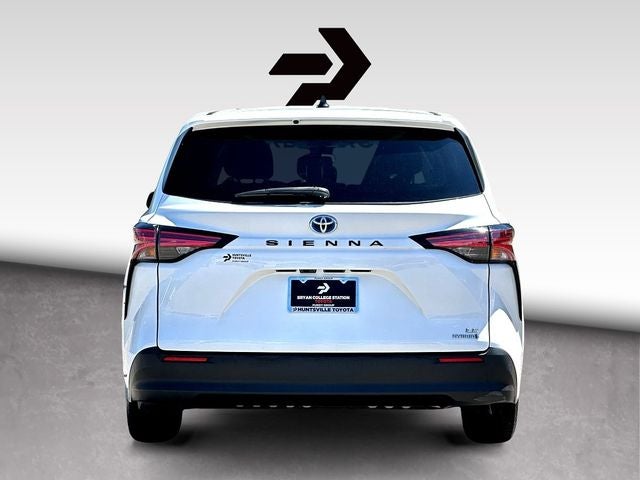 2021 Toyota Sienna LE 8 Passenger