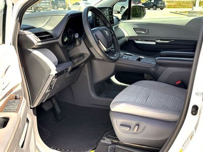 2021 Toyota Sienna LE 8 Passenger