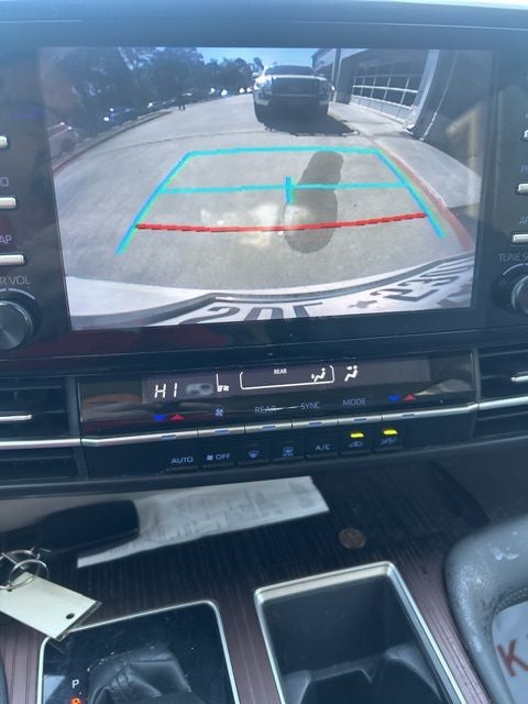 2022 Toyota Sienna LE 8 Passenger