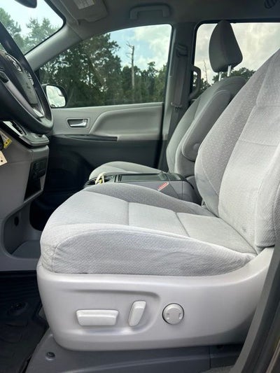 2020 Toyota Sienna LE 8 Passenger