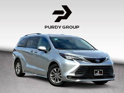 2025 Toyota Sienna XLE 8-Passenger