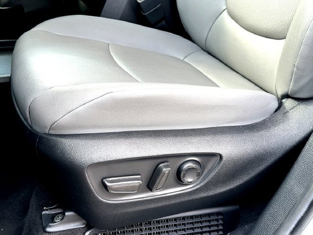 2025 Toyota Sienna XLE 8-Passenger