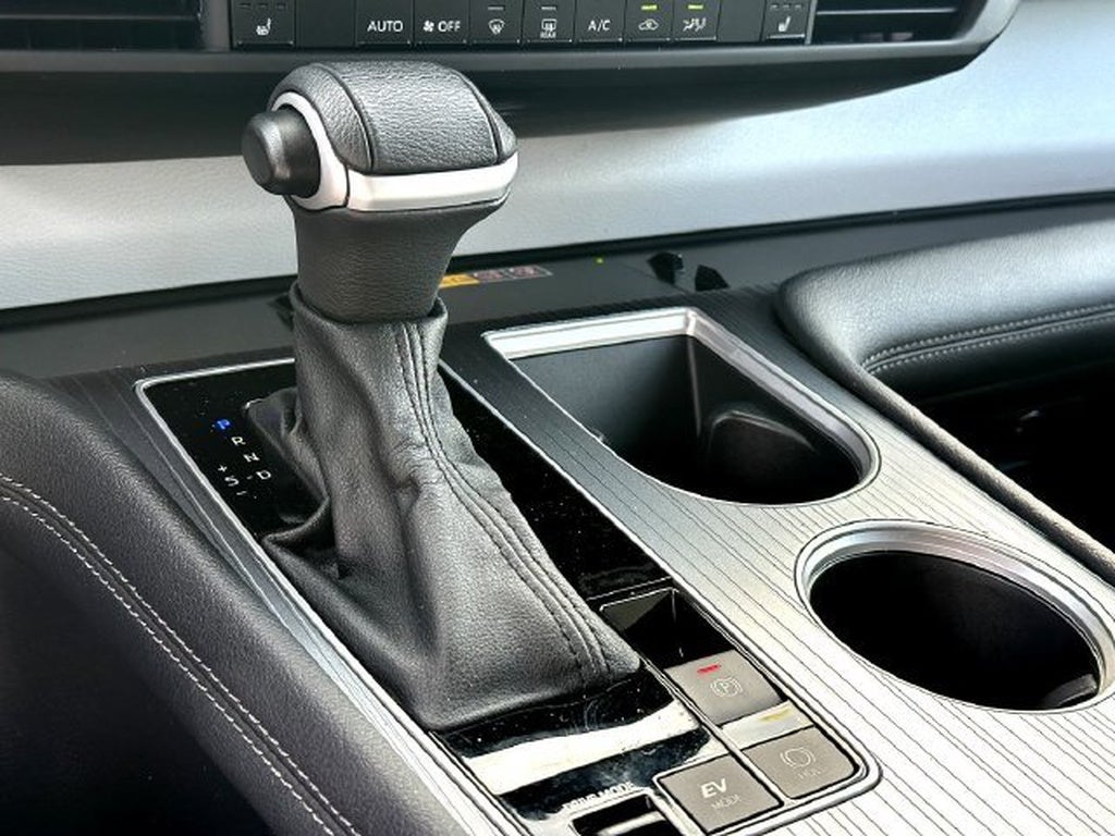 2025 Toyota Sienna XLE 8-Passenger