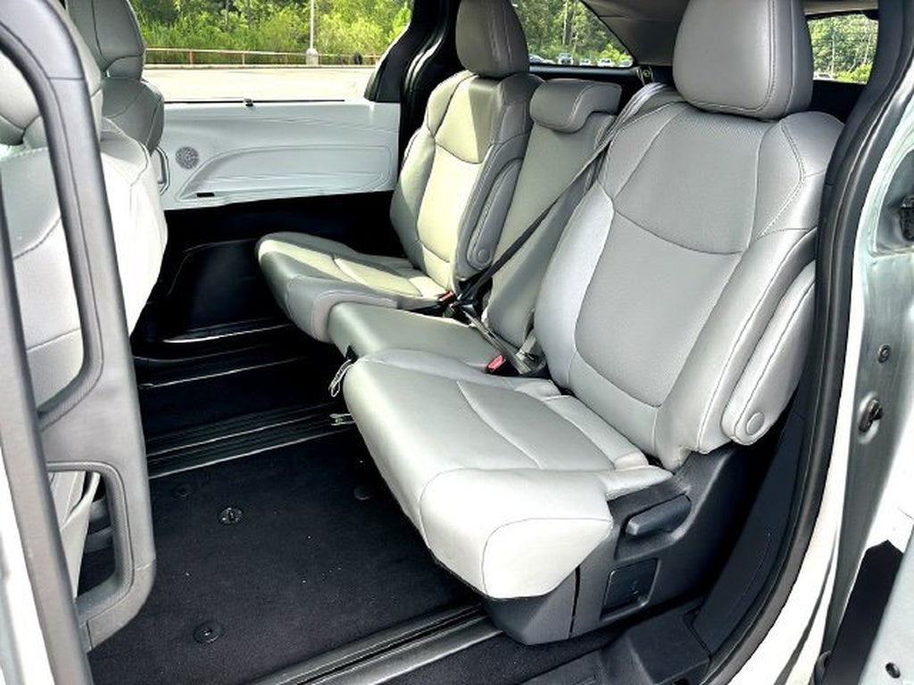 2025 Toyota Sienna XLE 8-Passenger