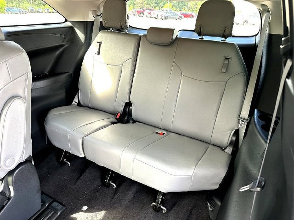 2025 Toyota Sienna XLE 8-Passenger