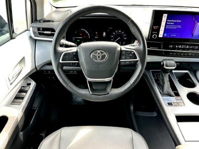 2025 Toyota Sienna XLE 8-Passenger