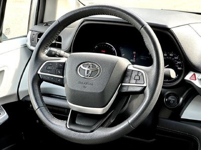 2025 Toyota Sienna XLE 8-Passenger