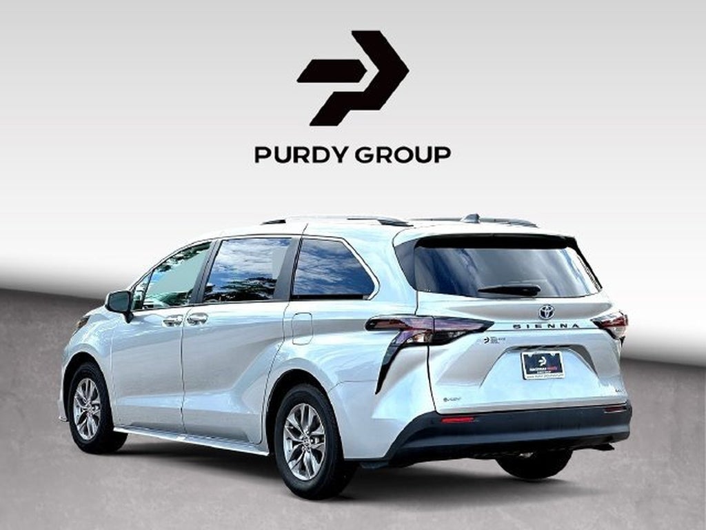 2025 Toyota Sienna XLE 8-Passenger